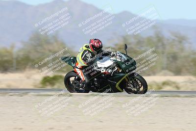 media/Dec-01-2025-Moto Forza (Mon) [[2daa91e15f]]/3-Beginner Group/Session 2 (Turn 7 Inside Pans)/